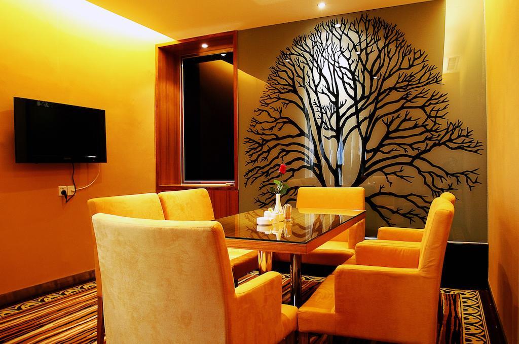 Shenzhen Luohu Railway Station Hotel - West Building Bagian luar foto