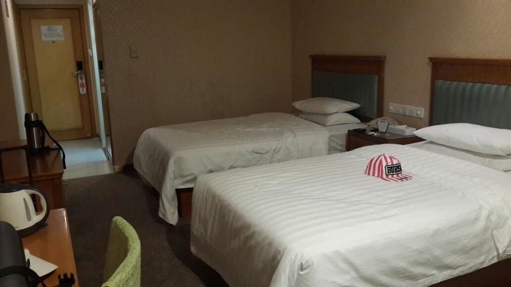Shenzhen Luohu Railway Station Hotel - West Building Bagian luar foto