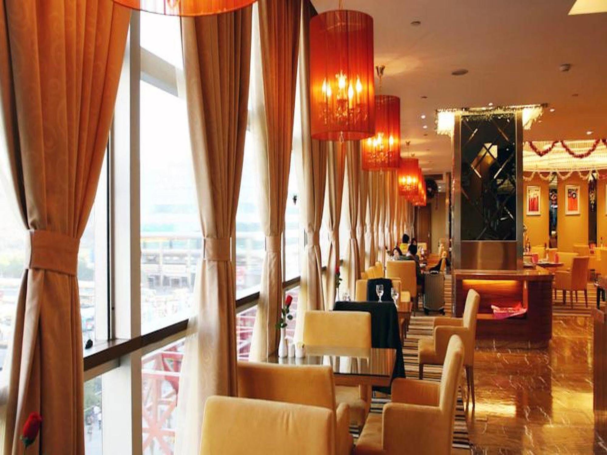 Shenzhen Luohu Railway Station Hotel - West Building Bagian luar foto