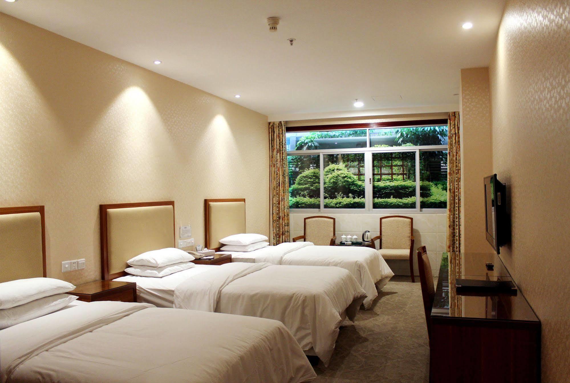 Shenzhen Luohu Railway Station Hotel - West Building Bagian luar foto
