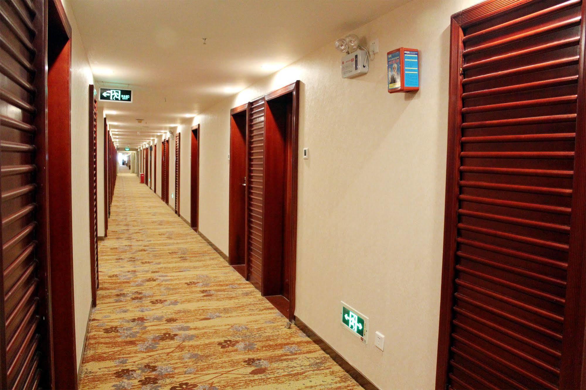 Shenzhen Luohu Railway Station Hotel - West Building Bagian luar foto